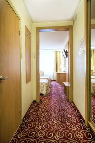 Гостиница Измайлово Бета Москва  Двухместный номер бизнес-класса с 2 отдельными кроватями-4
